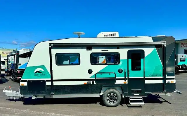 https://media-caravea.syd1.digitaloceanspaces.com/caravans/6EC19708/image-1.webp?q=leuy8l3RgI