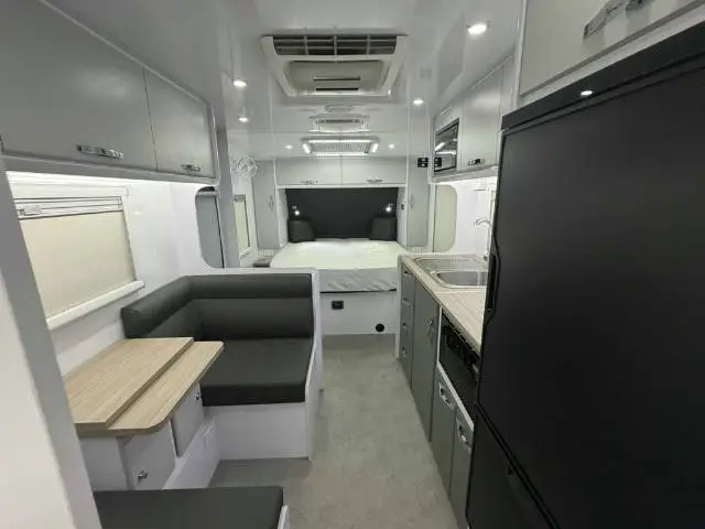 NEW 2026 SNOWY RIVER SRT18