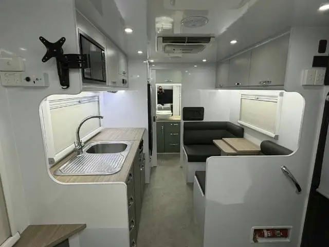 NEW 2026 SNOWY RIVER SRT18