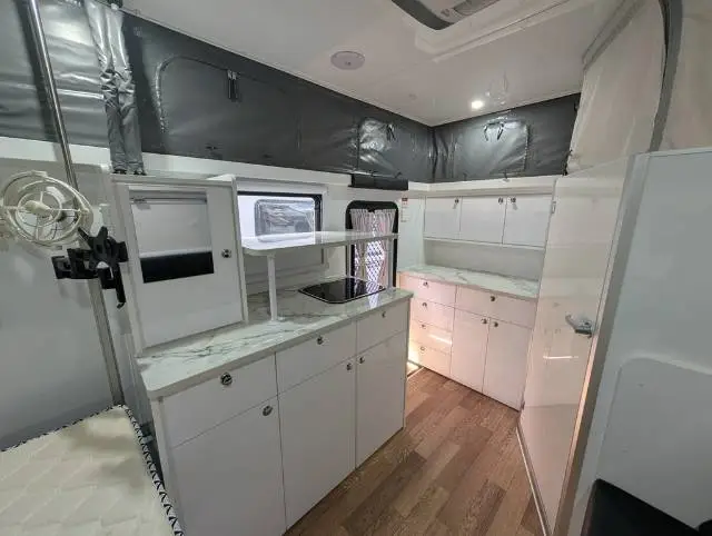 https://media-caravea.syd1.digitaloceanspaces.com/caravans/6EC19762/image-9.webp?q=Am2fDrB5lb