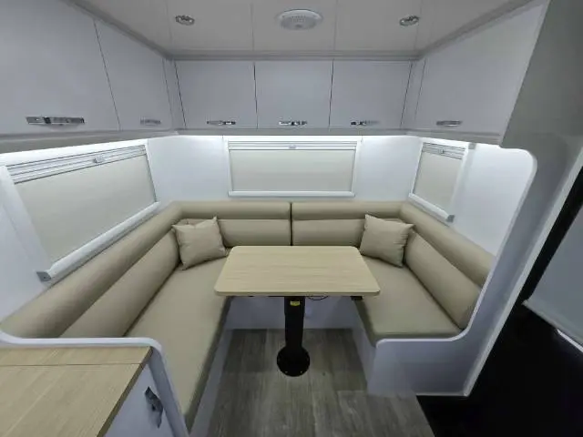 https://media-caravea.syd1.digitaloceanspaces.com/caravans/6EC19944/image-8.webp?q=aItPhltD9G
