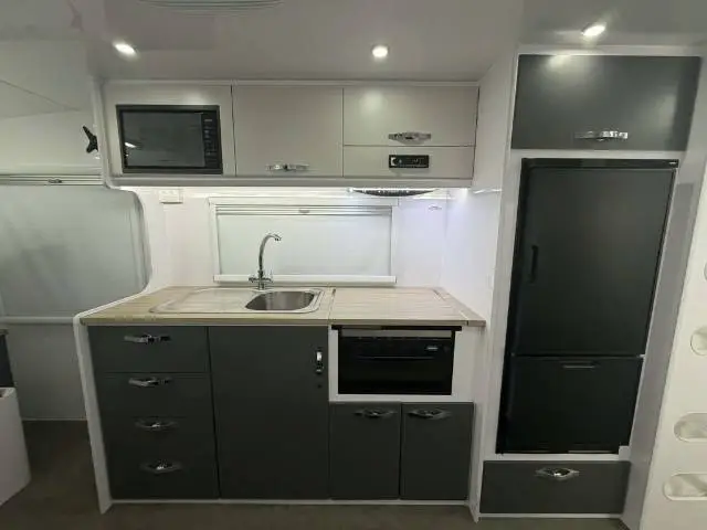 https://media-caravea.syd1.digitaloceanspaces.com/caravans/6EC19980/image-9.webp?q=u3LJhTKK85