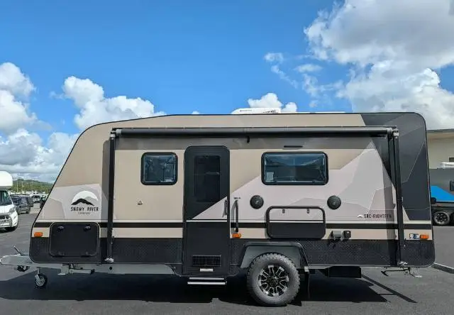 https://media-caravea.syd1.digitaloceanspaces.com/caravans/6EC20031/image-1.webp?q=fdCYn9FYf4