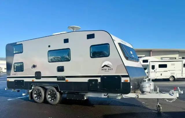 https://media-caravea.syd1.digitaloceanspaces.com/caravans/6EC20082/image-2.webp?q=ArxGrxb7Pg