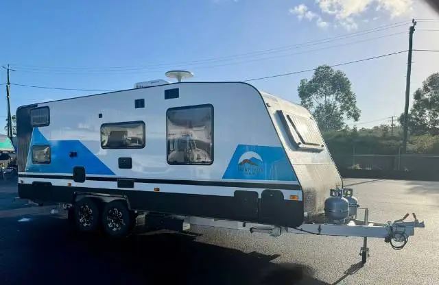 https://media-caravea.syd1.digitaloceanspaces.com/caravans/6EC20083/image-2.webp?q=t2cvwJi7y8
