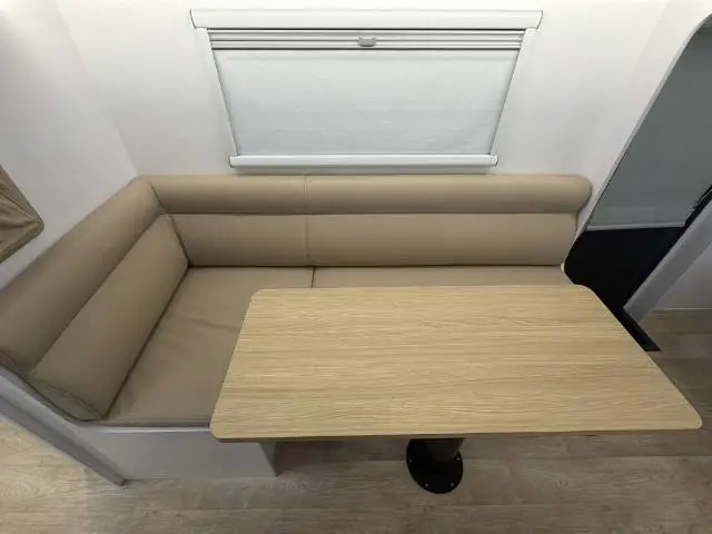 https://media-caravea.syd1.digitaloceanspaces.com/caravans/6EC20083/image-8.webp?q=1ZGJg89i0c