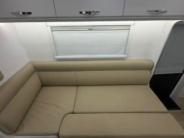 https://media-caravea.syd1.digitaloceanspaces.com/caravans/6EC20083/image-9.webp?q=7YObU0wqK6