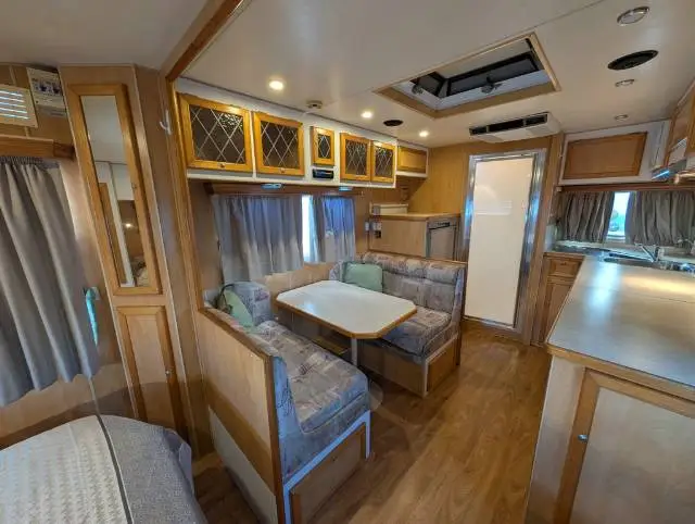 USED 2006 SUNSEEKER TRAVELLER