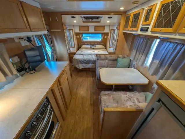 USED 2006 SUNSEEKER TRAVELLER