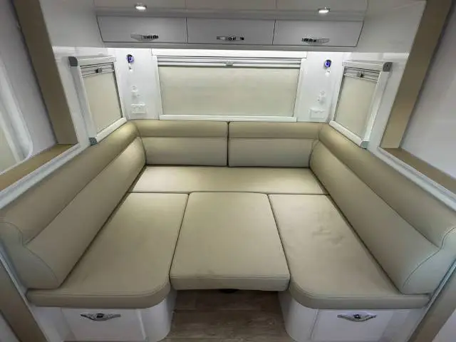 https://media-caravea.syd1.digitaloceanspaces.com/caravans/6EC20436/image-9.webp?q=CD9umxOEiv