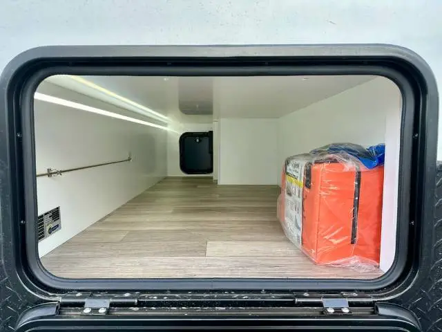 https://media-caravea.syd1.digitaloceanspaces.com/caravans/6EC20500/image-6.webp?q=TdCObnanXn