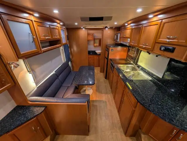 USED 2011 CONCEPT ASCOT