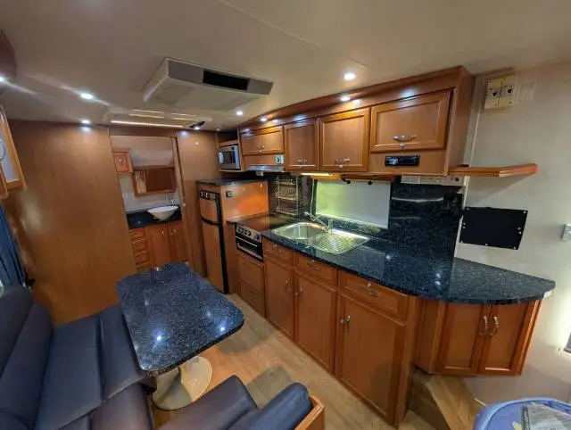 USED 2011 CONCEPT ASCOT
