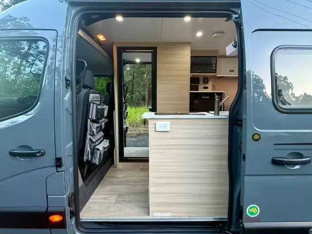 https://media-caravea.syd1.digitaloceanspaces.com/caravans/6EC20547/image-7.webp?q=sO3P7uGWnw