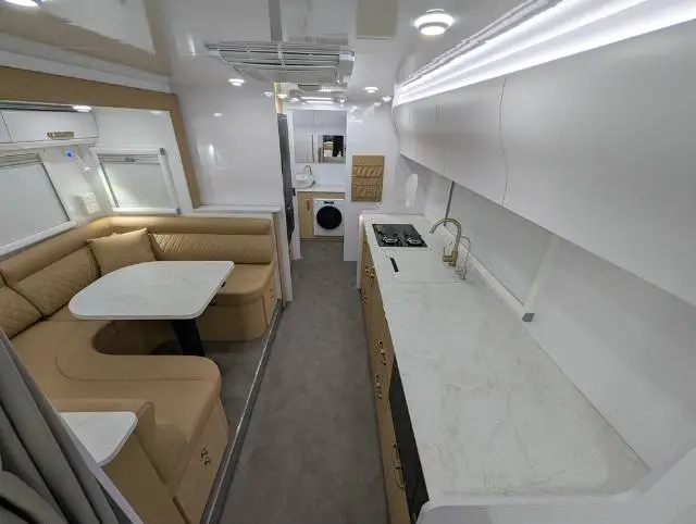 https://media-caravea.syd1.digitaloceanspaces.com/caravans/6EC20575/image-9.webp?q=fG9CyM00Ka