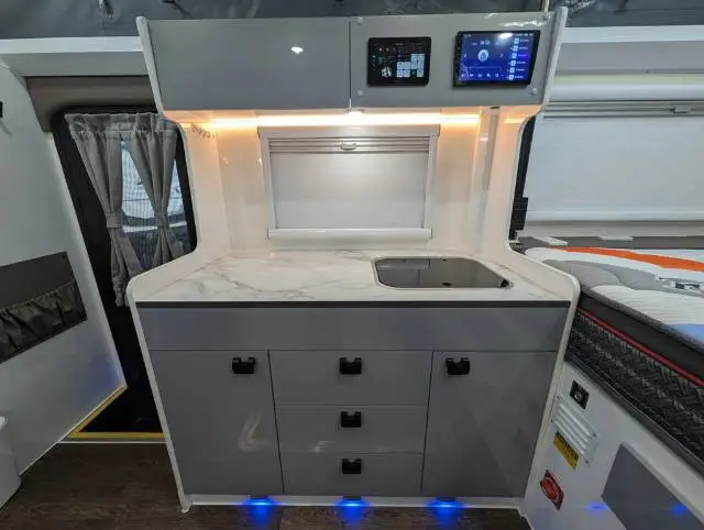 USED 2025 EZYTRAIL VZ4800 LR
