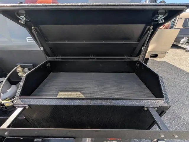 USED 2025 EZYTRAIL VZ4800 LR