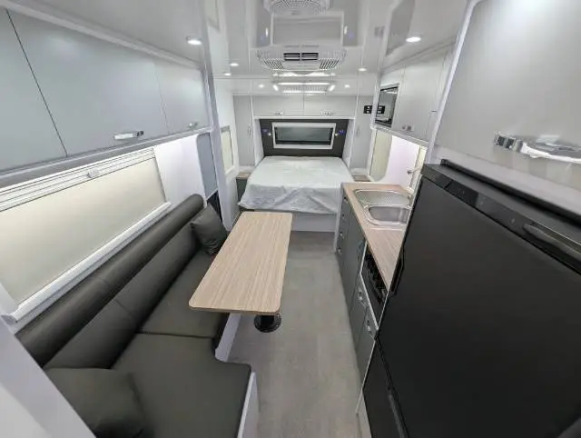 https://media-caravea.syd1.digitaloceanspaces.com/caravans/6EC20680/image-6.webp?q=uIwYv4hleL