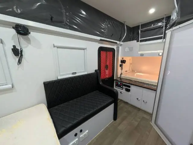 USED 2022 FANTASY CARAVAN F3S-D