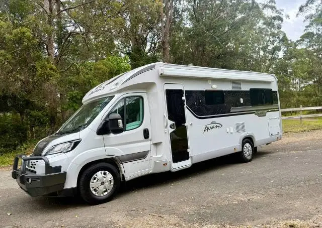 USED 2025 AVAN OVATION M6 TITANIUM SINGLE BEDS