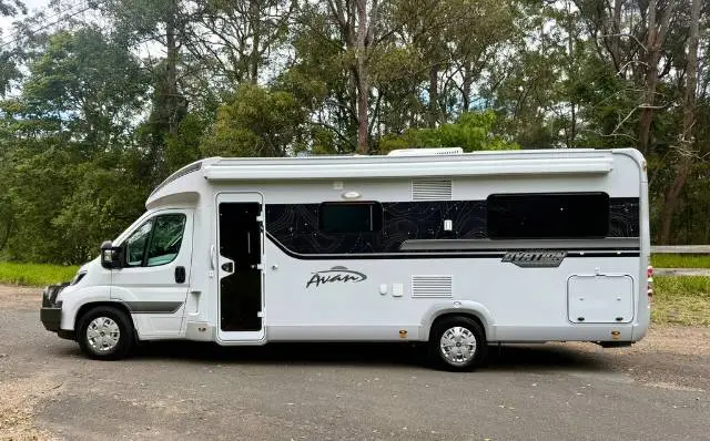 USED 2025 AVAN OVATION M6 TITANIUM SINGLE BEDS