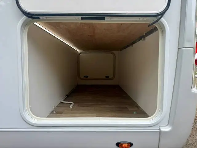 USED 2025 AVAN OVATION M6 TITANIUM SINGLE BEDS