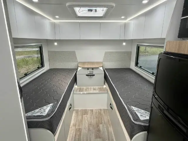 USED 2025 AVAN OVATION M6 TITANIUM SINGLE BEDS