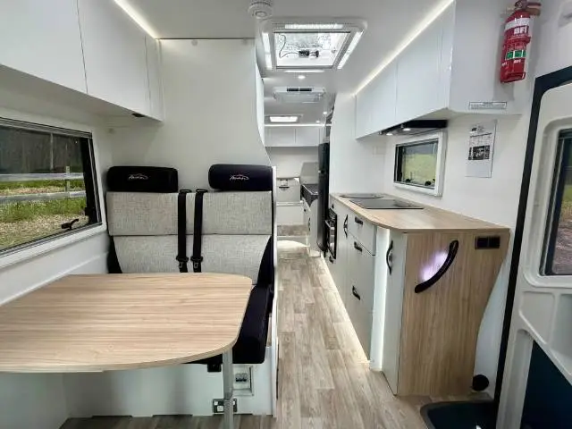 USED 2025 AVAN OVATION M6 TITANIUM SINGLE BEDS