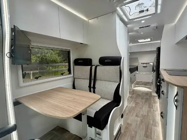 USED 2025 AVAN OVATION M6 TITANIUM SINGLE BEDS