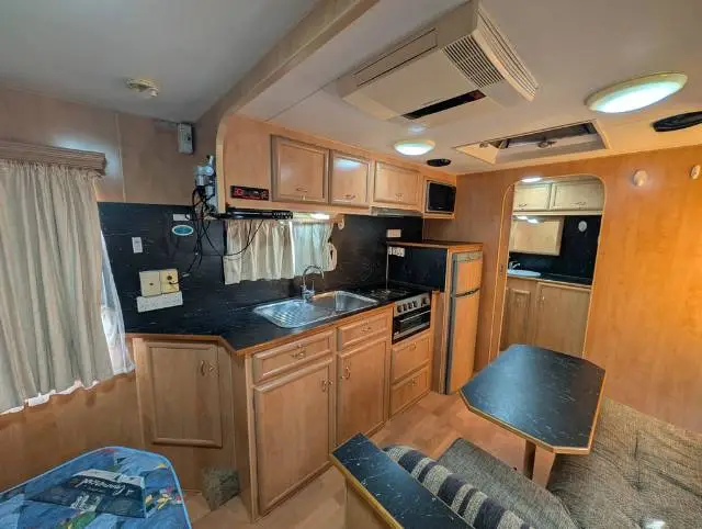 USED 2008 GOLDEN EAGLE CARAVANS DELUXE TOURER