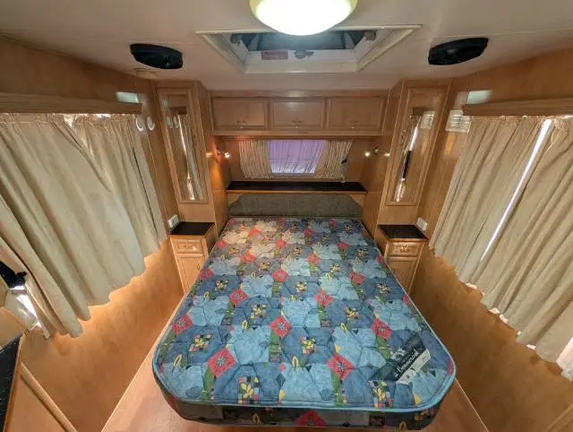 USED 2008 GOLDEN EAGLE CARAVANS DELUXE TOURER