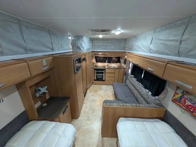 USED 2009 JAYCO STERLING