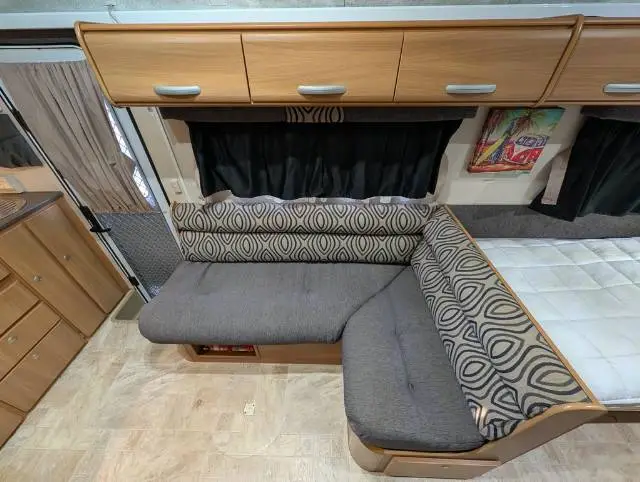 USED 2009 JAYCO STERLING