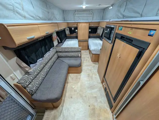 USED 2009 JAYCO STERLING