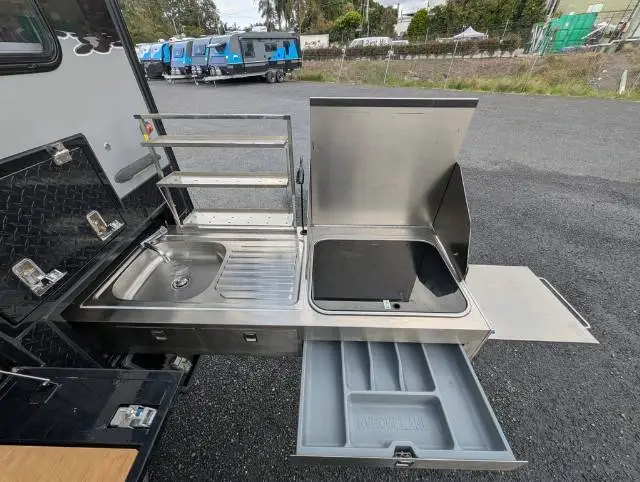 USED 2022 AUSTRACK CAMPERS TANAMI 11