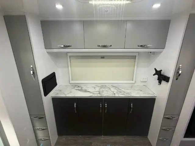 https://media-caravea.syd1.digitaloceanspaces.com/caravans/6EC21510/image-7.webp?q=FfxXWAWQdu