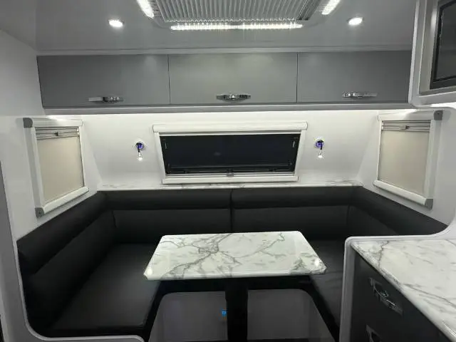 https://media-caravea.syd1.digitaloceanspaces.com/caravans/6EC21510/image-8.webp?q=DmB8tFSg9l