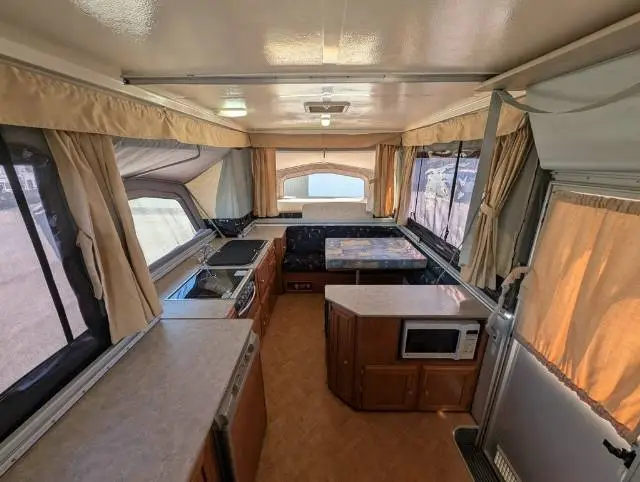 USED 2007 COROMAL SILHOUETTE PIONEER