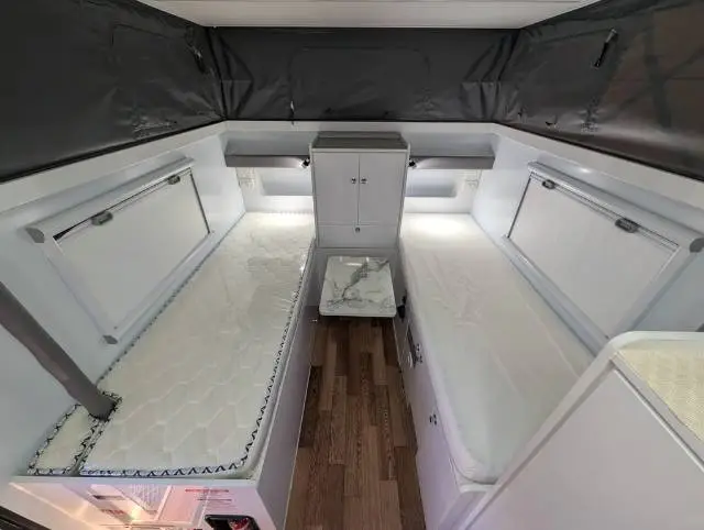 USED 2023 MDC XT10E SINGLE BEDS