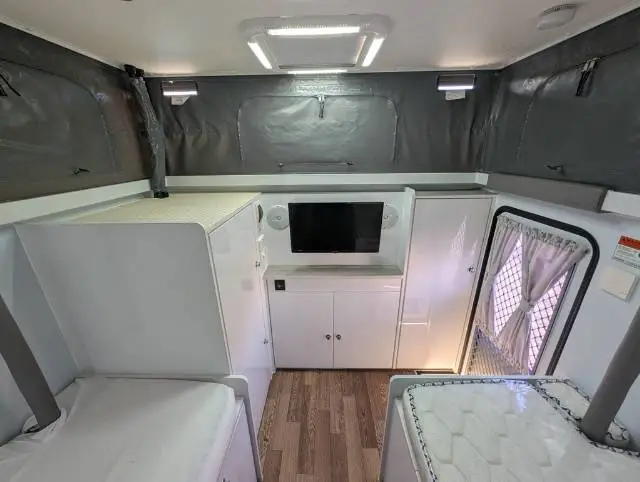 USED 2023 MDC XT10E SINGLE BEDS