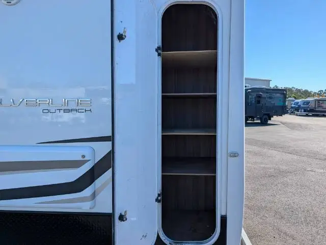 USED 2015 JAYCO SILVERLINE OUTBACK