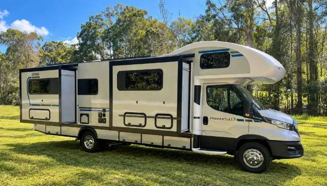 https://media-caravea.syd1.digitaloceanspaces.com/caravans/6EC21828/image-2.webp?q=RPLeFBVZmx