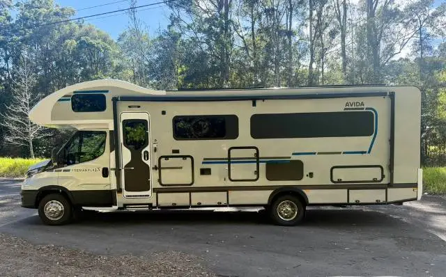https://media-caravea.syd1.digitaloceanspaces.com/caravans/6EC21828/image-2.webp?q=UrSskL8oAW