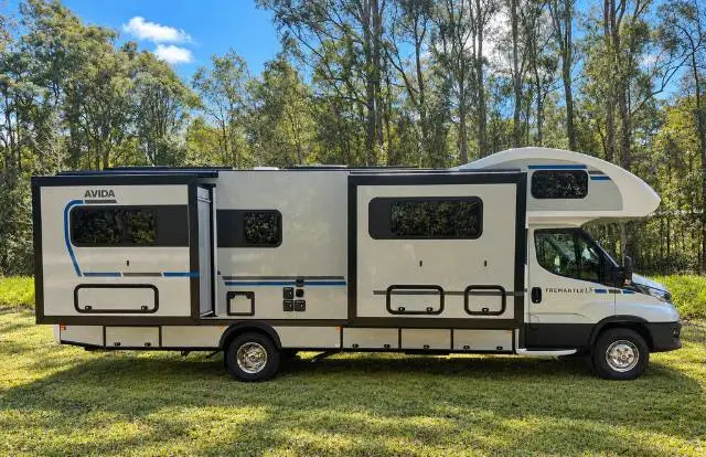 https://media-caravea.syd1.digitaloceanspaces.com/caravans/6EC21828/image-3.webp?q=jqumLGyaAZ