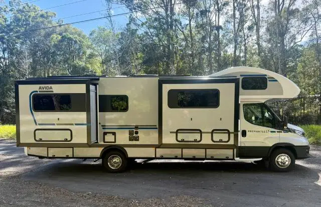 https://media-caravea.syd1.digitaloceanspaces.com/caravans/6EC21828/image-4.webp?q=REMcPxDwi4