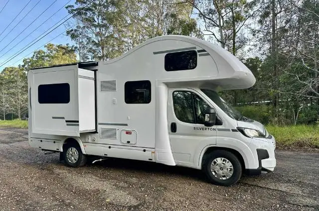 https://media-caravea.syd1.digitaloceanspaces.com/caravans/6EC21829/image-2.webp?q=Qu3FUPs7KE