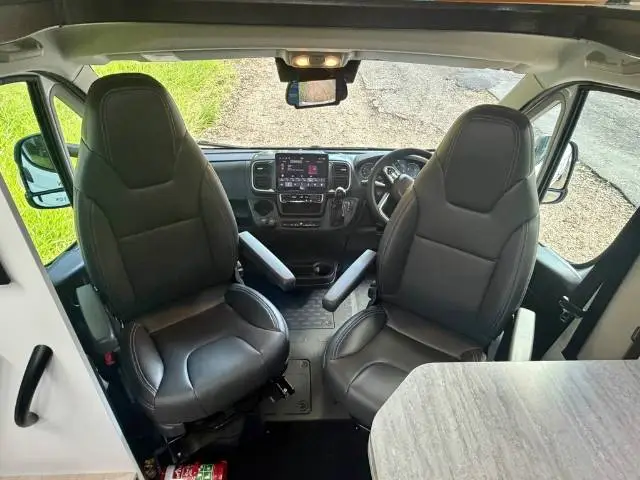 https://media-caravea.syd1.digitaloceanspaces.com/caravans/6EC21829/image-7.webp?q=sDfbJXnEkZ