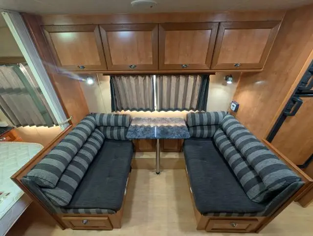 USED 2011 MAJESTIC KNIGHT SERIES 3