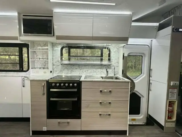 USED 2019 AVIDA ESPERANCE C7932SL