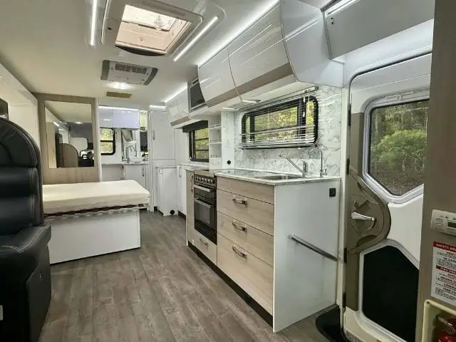 USED 2019 AVIDA ESPERANCE C7932SL
